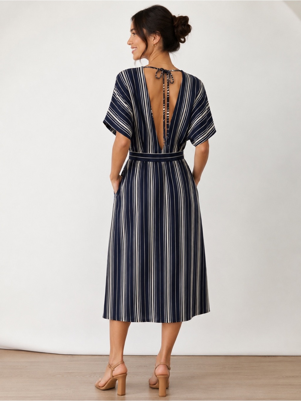 Grifflin Paris Striped Navy and White Dress Size M